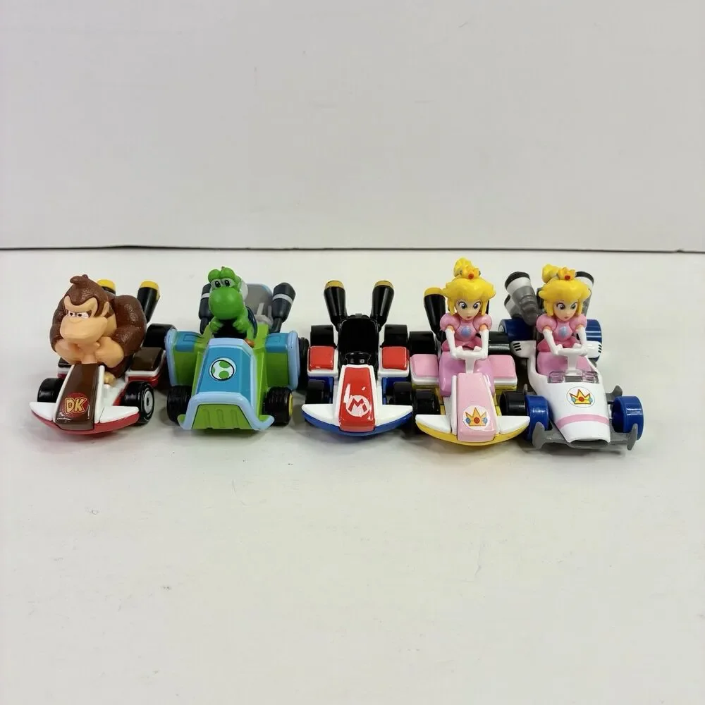 Lot of 5 Hot Wheels Nintendo Mattel Mario Kart Die Cast Cars Jakks Pull Back